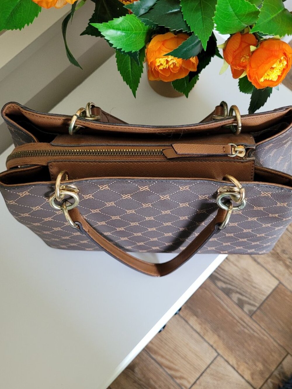 Nine West Basil Jet Set Shoulder Bag - Picture 4 of 6
